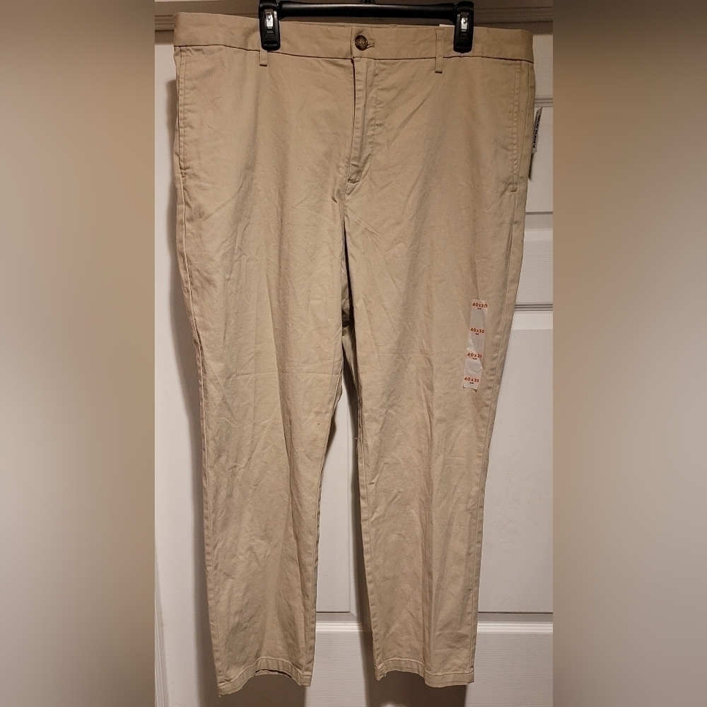 Old Navy NWT $45 Mens 40x30 Slim Fit Built in Flex Beige Khaki Pants Extra Comfy